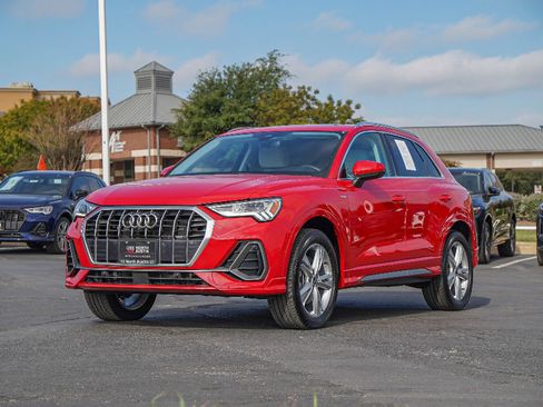 Certified 2023 Audi Q3 2.0T Premium Plus w/ Premium Plus Package image 7