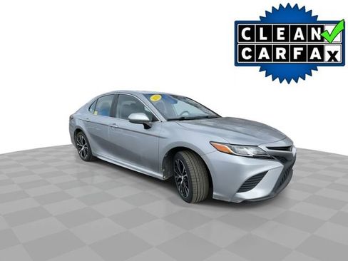 Used 2019 Toyota Camry SE image 2