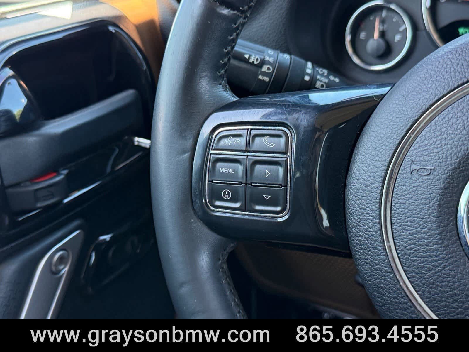 Used 2015 Jeep Wrangler Unlimited Sahara w/ Connectivity Group AWD/4WD image 19