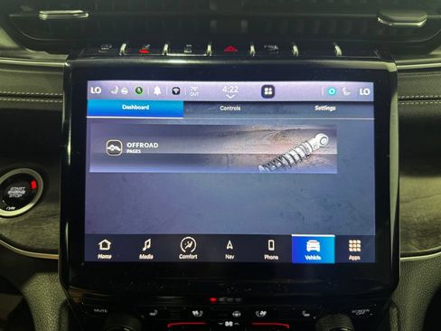 Used 2024 Jeep Grand Cherokee Limited w/ Luxury Tech Group II AWD/4WD image 29