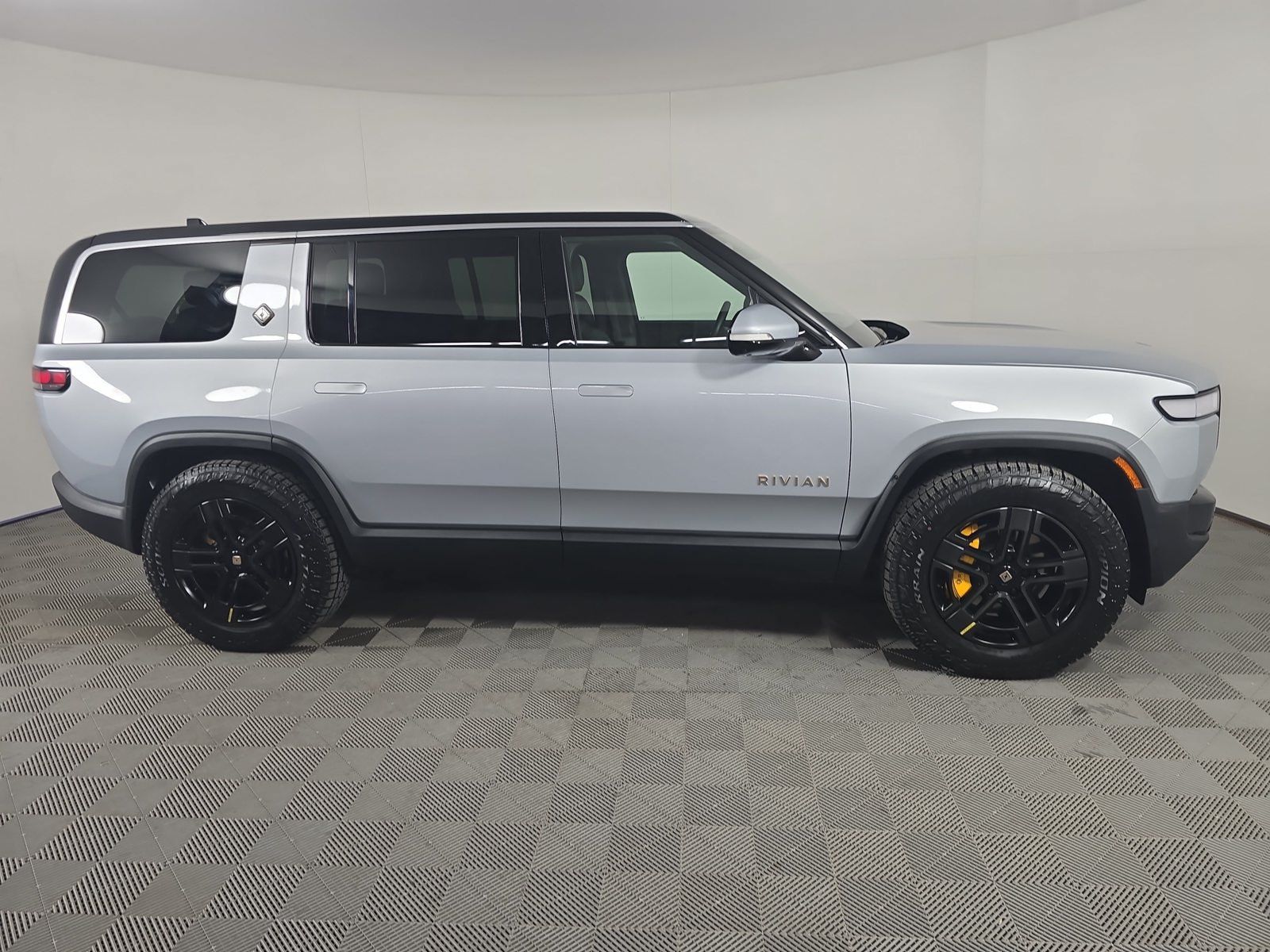 Used 2023 Rivian R1S Adventure Quad AWD/4WD image 6