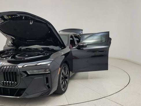Used 2026 BMW 740i w/ Premium Package RWD image 14