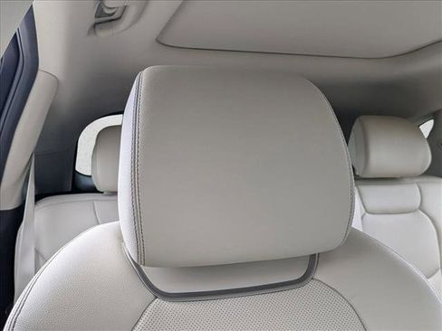 Used 2025 Genesis GV70 2.5T w/ Select Package image 14