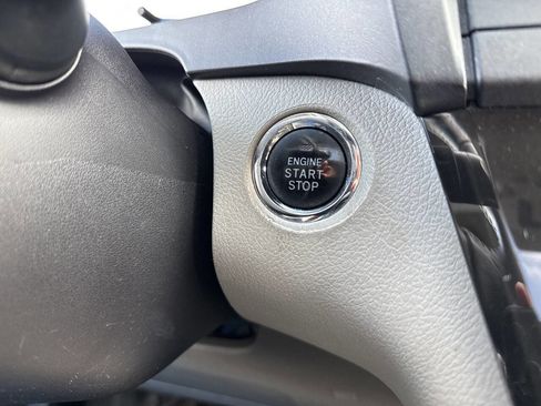 Used 2015 Toyota Sienna XLE 8 Passenger 4dr Mini Van image 68