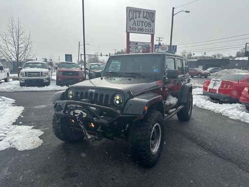 Used 2014 Jeep Wrangler Unlimited Sahara image 9