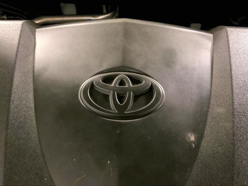 Used 2025 Toyota Camry LE FWD image 31