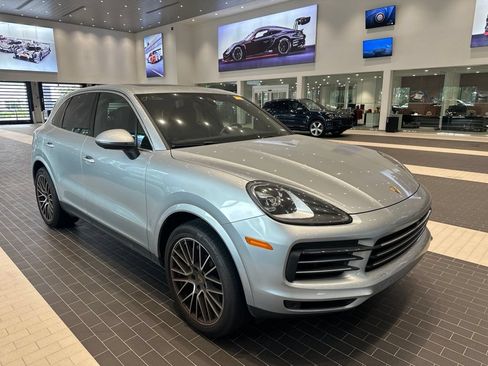 Certified 2023 Porsche Cayenne AWD/4WD image 6
