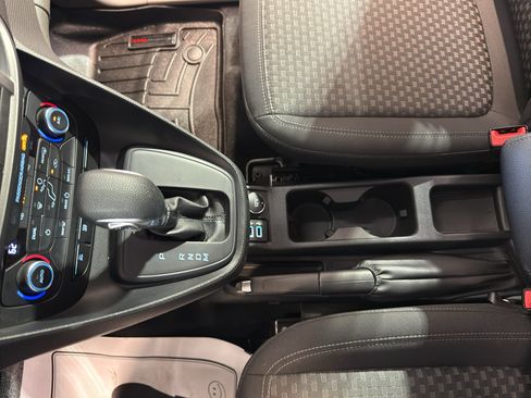 Used 2019 Ford Transit Connect XLT image 18