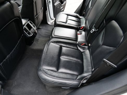 Used 2016 Porsche Cayenne image 47