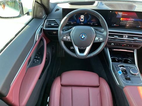 Used 2023 BMW i4 eDrive35 RWD image 9