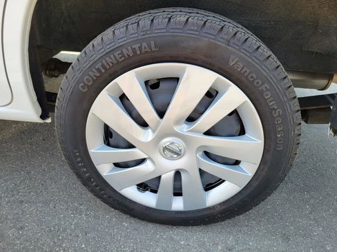 Used 2020 Nissan NV200 SV w/ Sliding Glass Door Package image 18