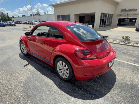 Used 2018 Volkswagen Beetle 2.0T S FWD image 6