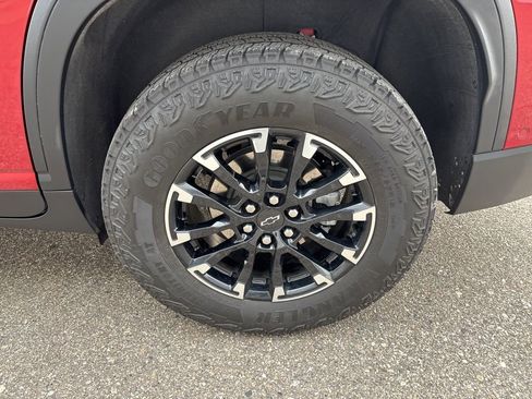 Certified 2024 Chevrolet Traverse Z71 w/ Enhanced Driving Package image 9