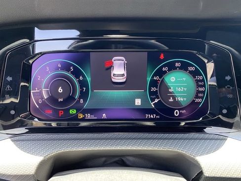 Used 2024 Volkswagen Golf R AWD/4WD image 27