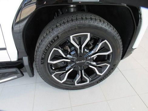 New 2025 GMC Sierra EV Denali image 5