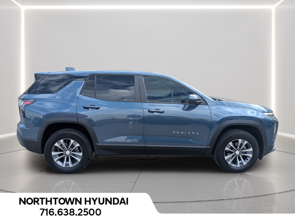Used 2025 Chevrolet Equinox LT w/ Safety and Technology Package AWD/4WD image 12
