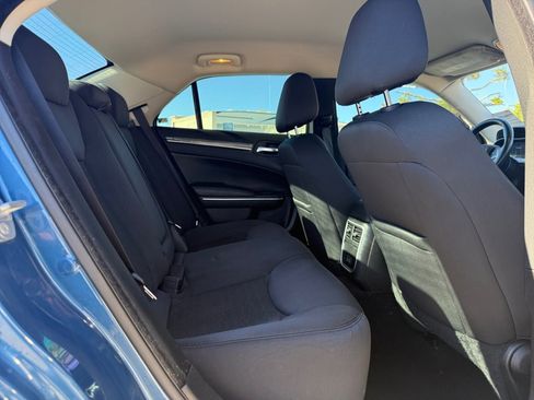 Used 2021 Chrysler 300 Touring w/ Driver Convenience Group image 18