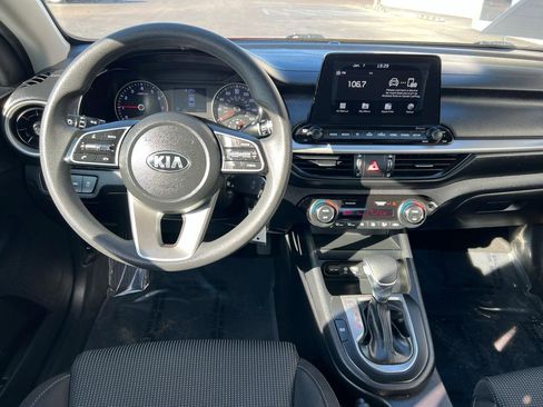 Used 2019 Kia Forte LXS FWD image 17