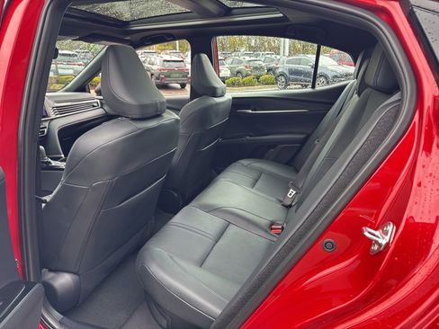 Used 2025 Toyota Camry XSE AWD/4WD image 14