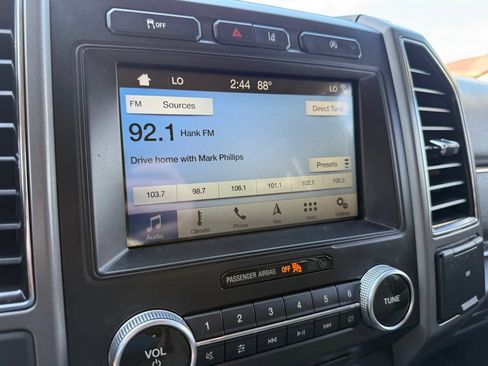 Used 2018 Ford Expedition XLT w/ Equipment Group 202A RWD image 38