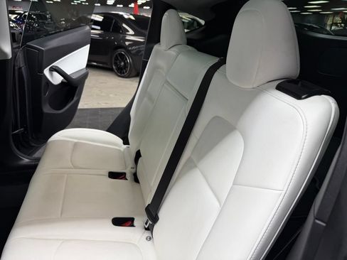 Used 2022 Tesla Model Y Performance AWD/4WD image 36