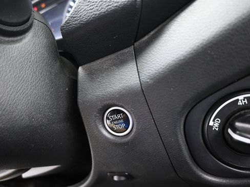 Used 2024 Nissan Frontier S AWD/4WD image 19