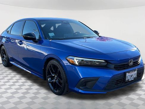 Used 2022 Honda Civic Sport image 3