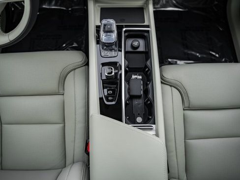 New 2026 Volvo XC60 B5 Ultra w/ Protection Package Premier image 26