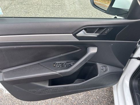 Used 2023 Volkswagen Jetta S image 9