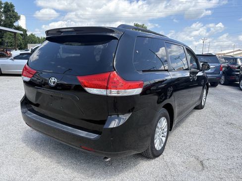 Used 2011 Toyota Sienna XLE image 7