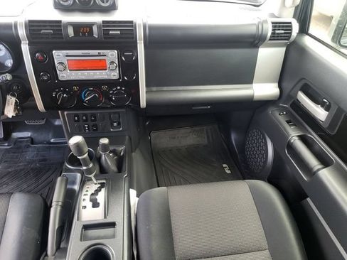 Used 2012 Toyota FJ Cruiser 4WD w/ Upgrade Pkg image 21