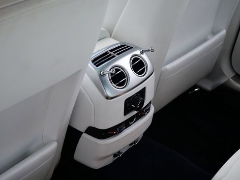 Used 2017 Rolls-Royce Ghost image 27
