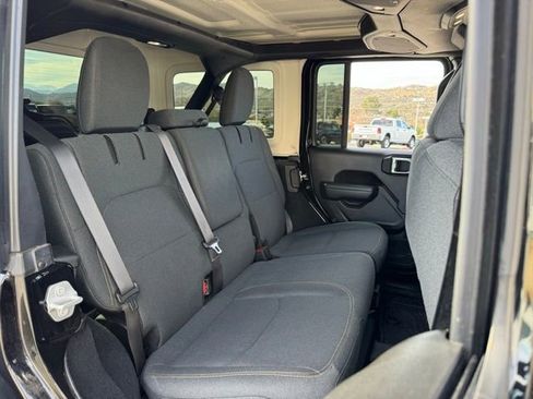 Used 2024 Jeep Wrangler Unlimited AWD/4WD image 34
