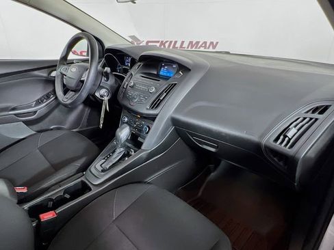 Used 2017 Ford Focus SE FWD image 35