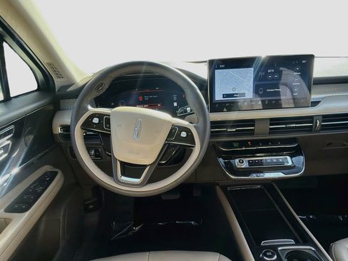 Used 2023 Lincoln Corsair FWD image 21