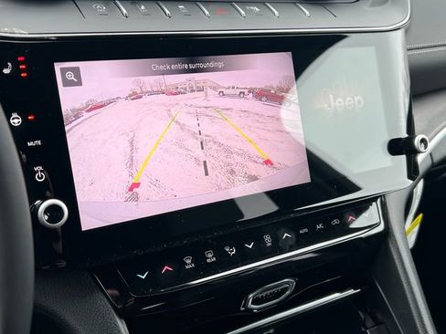 New 2026 Jeep Grand Cherokee Altitude AWD/4WD image 20
