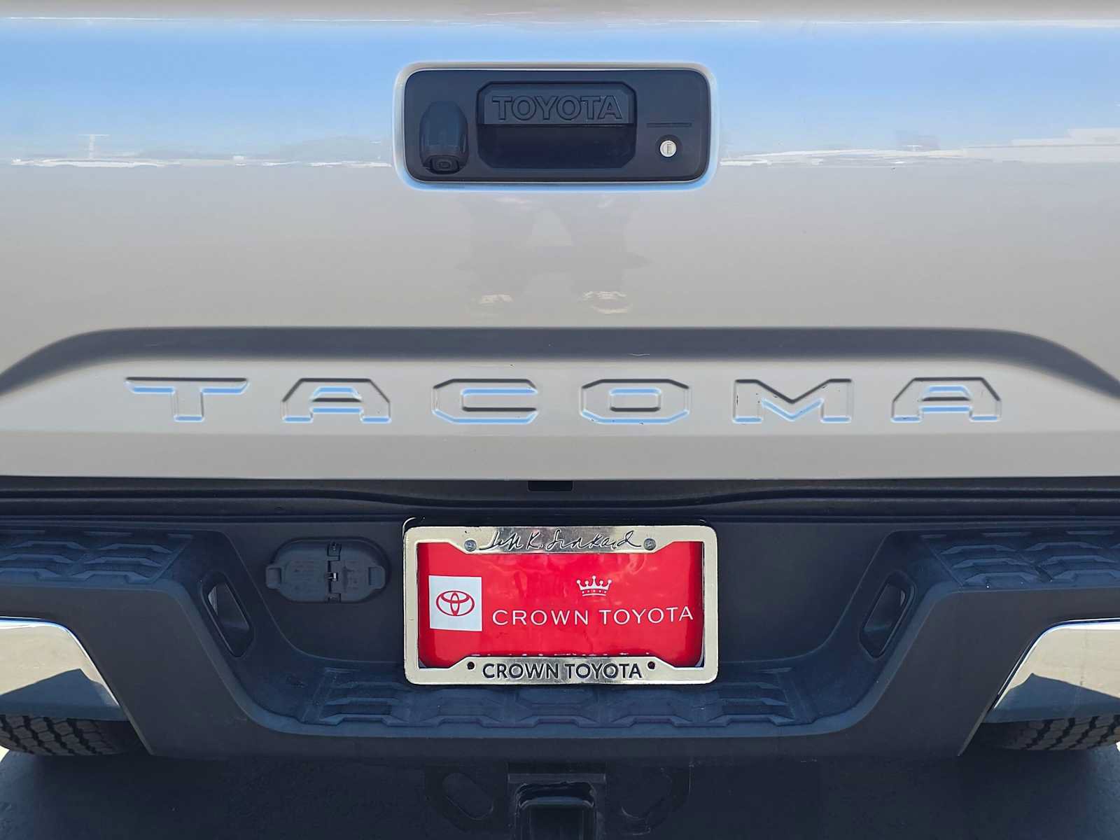 Certified 2023 Toyota Tacoma TRD Off-Road w/ Black Out Package (TMS) AWD/4WD image 13