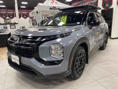 New 2025 Mitsubishi Outlander AWD image 1