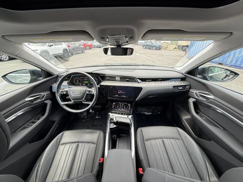 Used 2021 Audi e-tron Premium Plus w/ Premium Plus Package AWD/4WD image 22