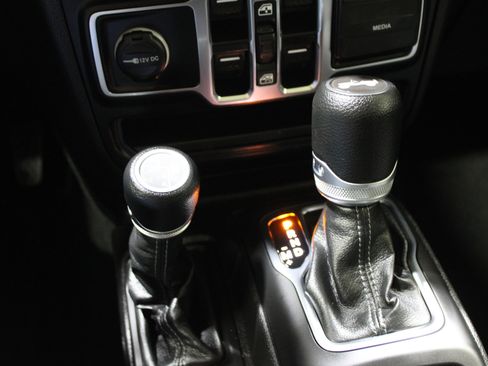 Used 2024 Jeep Wrangler Sport S w/ Dual Top Group image 22