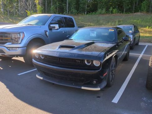 Used 2021 Dodge Challenger R/T w/ Blacktop Package RWD image 2