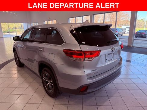 Used 2018 Toyota Highlander Plus image 6