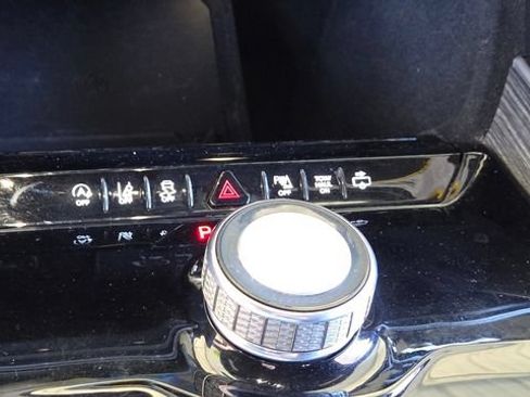 Used 2022 Jeep Wagoneer Series III RWD image 24