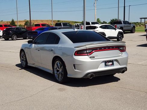Used 2019 Dodge Charger R/T w/ Plus Group RWD image 5
