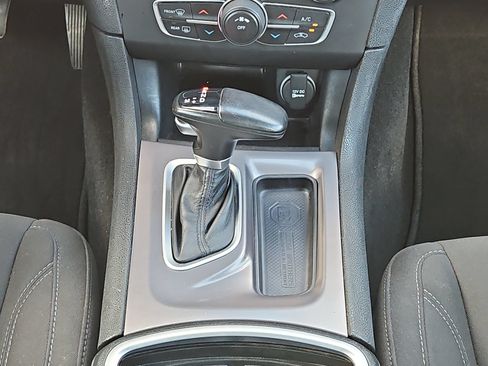 Used 2023 Dodge Charger SXT RWD image 19