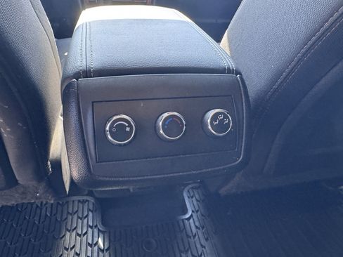 Used 2016 Chevrolet Traverse LT AWD/4WD image 41