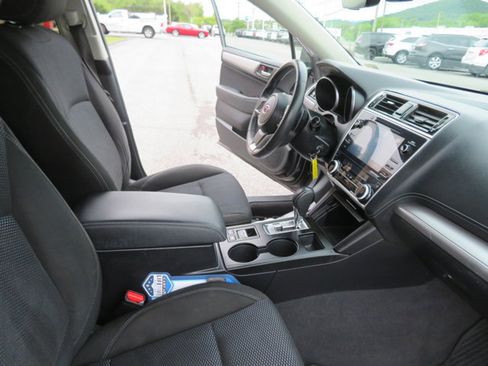 Used 2018 Subaru Outback 2.5i Premium image 21