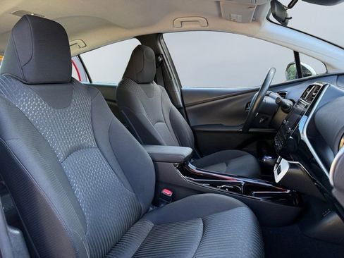 Used 2017 Toyota Prius Prime Plus image 21