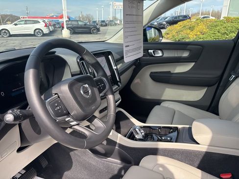 Certified 2023 Volvo XC40 B5 Ultimate AWD/4WD image 19
