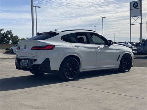 Used 2023 BMW X4 M40i w/ Shadowloine Package image 28
